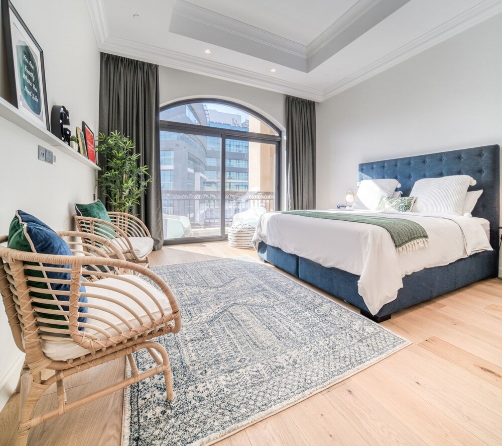 Modern 3BR Palm Penthouse w Private Plunge Pool