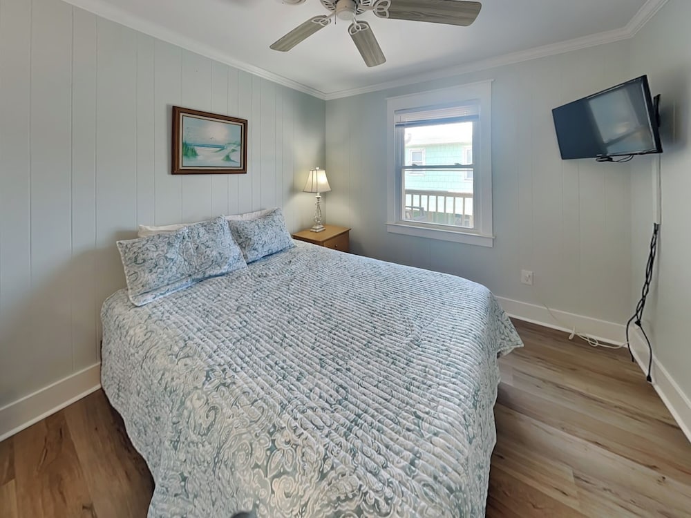 Kirk's Mema's Beach by Topsail Realty