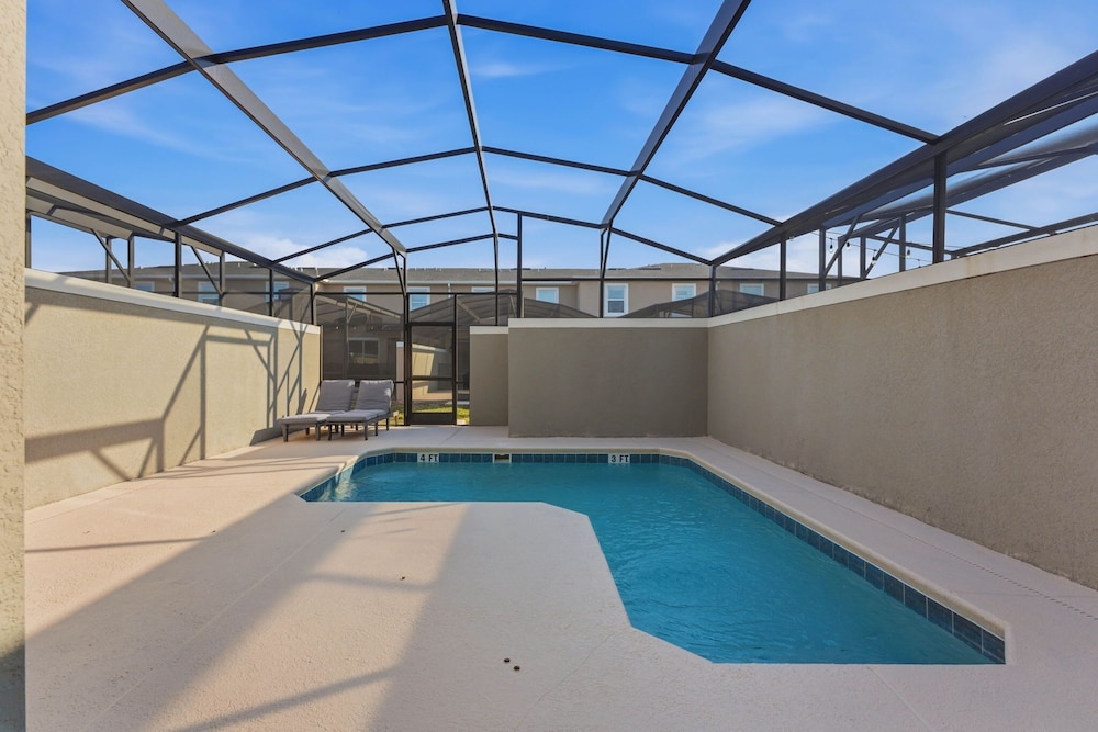 Chic 4BR Disney Retreat With Pool Mickey Rooms