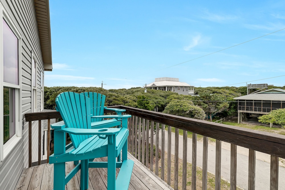 Oceanwatch Cottage by Topsail Realty