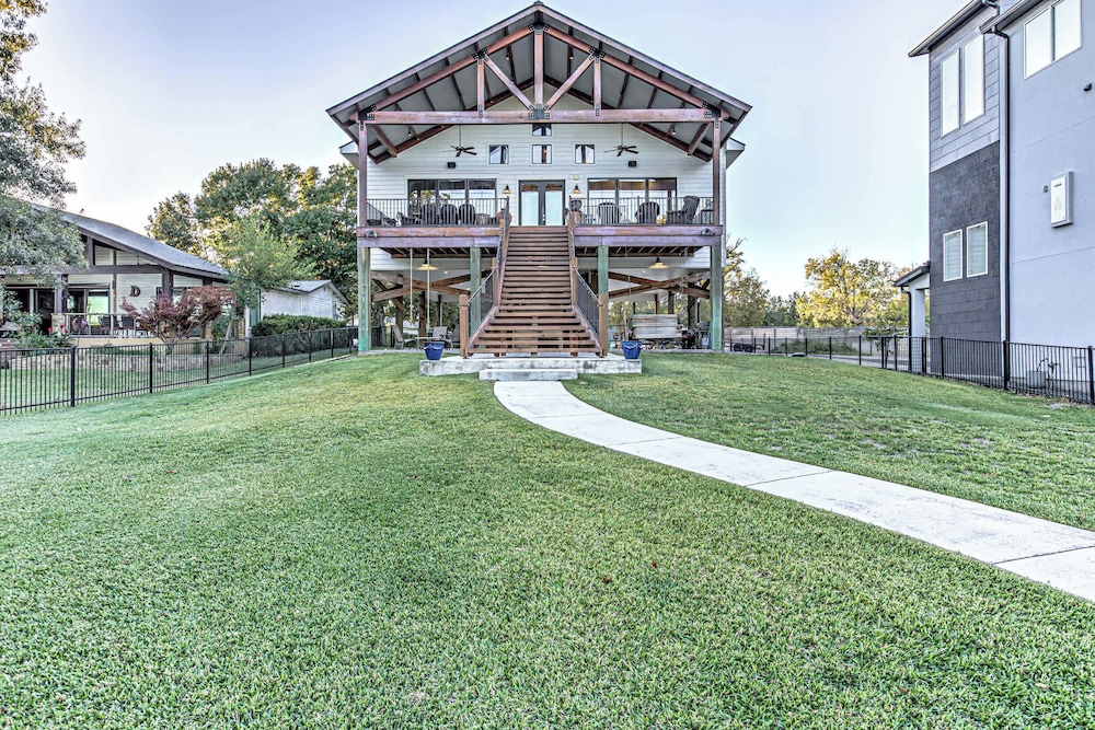 Immaculate Waterfront Home for 16 w/ Private Dock!