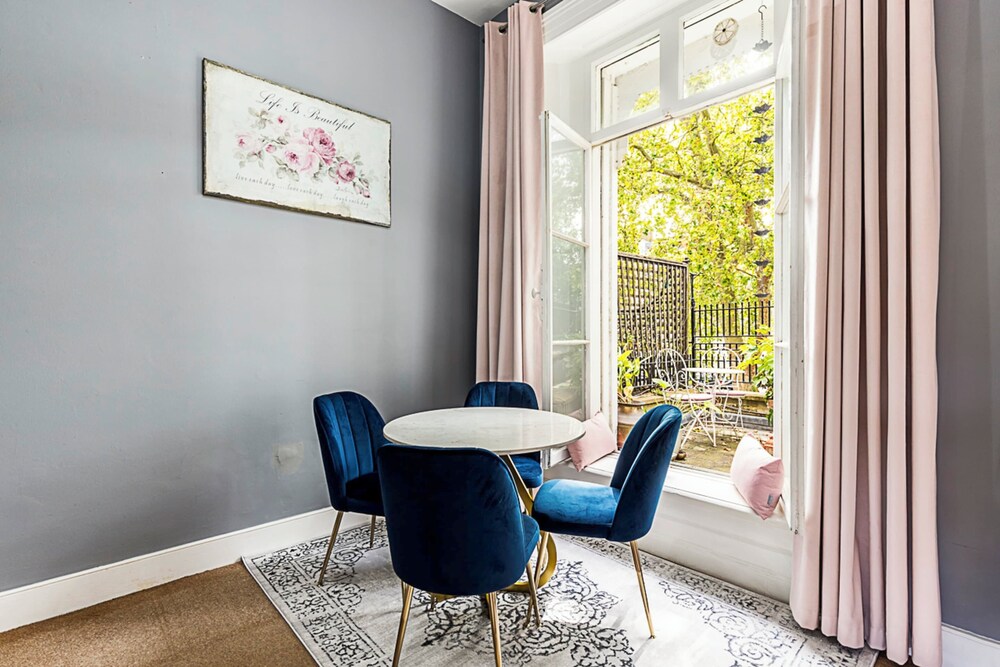 Chic 1 Bedroom Parkview Flat At Arundel Square