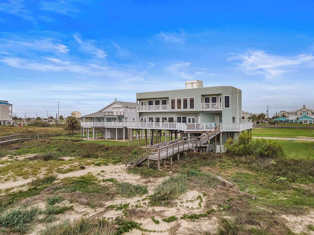 Butterfly Dunes by Ryson Vacation Rentals