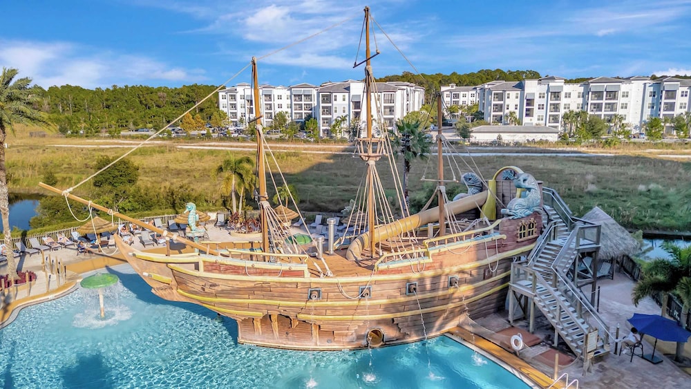 2BR Fireworks View With Pool Spa 5 Minutes to Disney