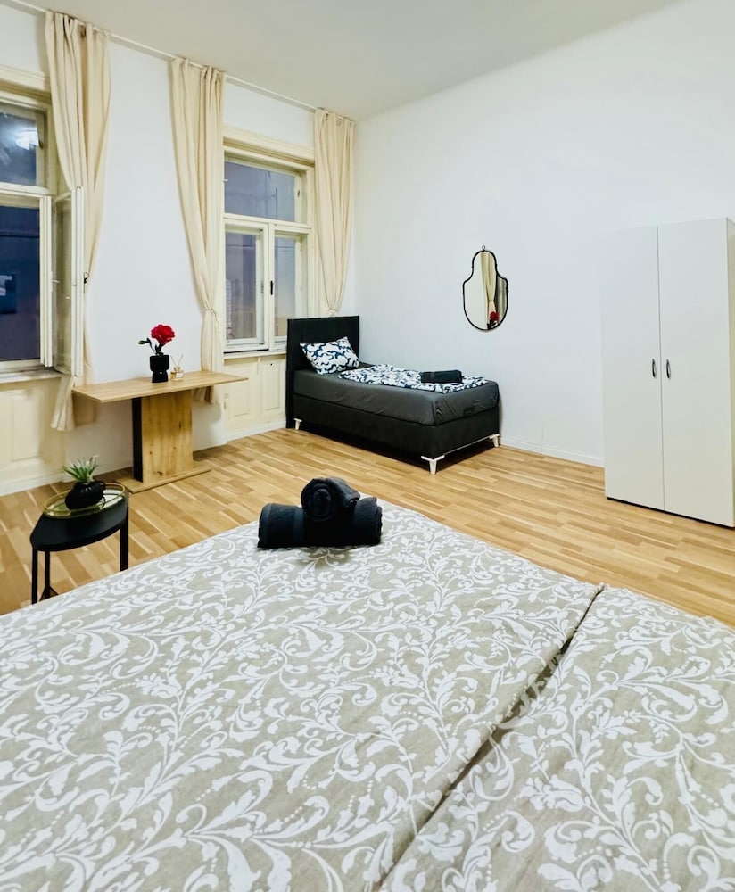 Stylish Contemporary Stay Stadthalle
