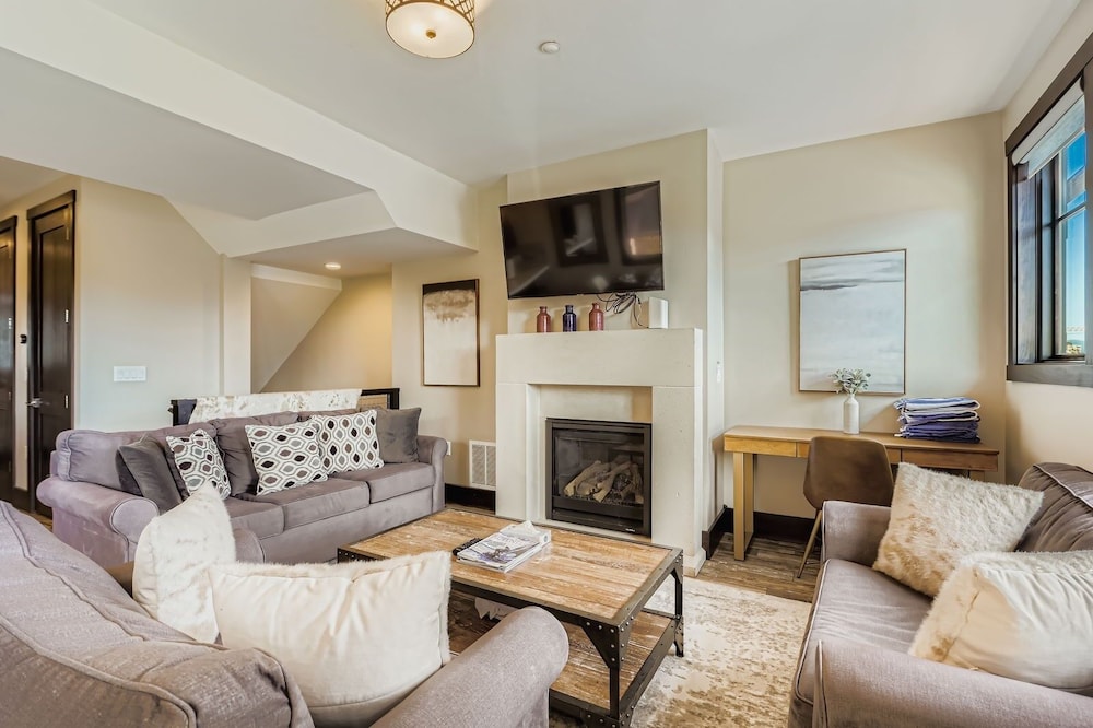 Tranquil Blackstone Getaway 3 Bedroom Townhouse