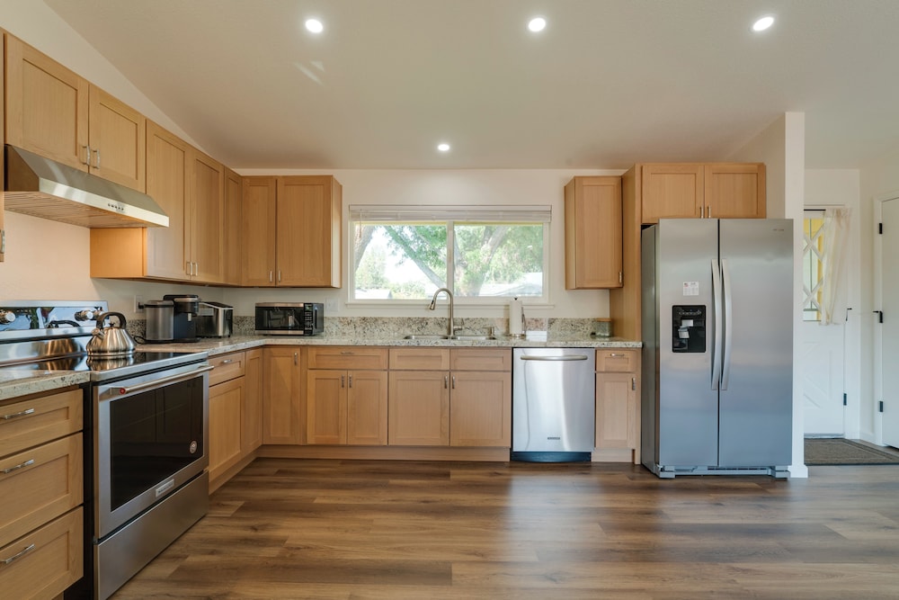 Quiet Home w/ Yard: 2 Mi to Mall & Sparks Marina!
