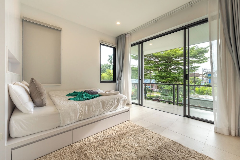 One of Phukets Best Villas V212