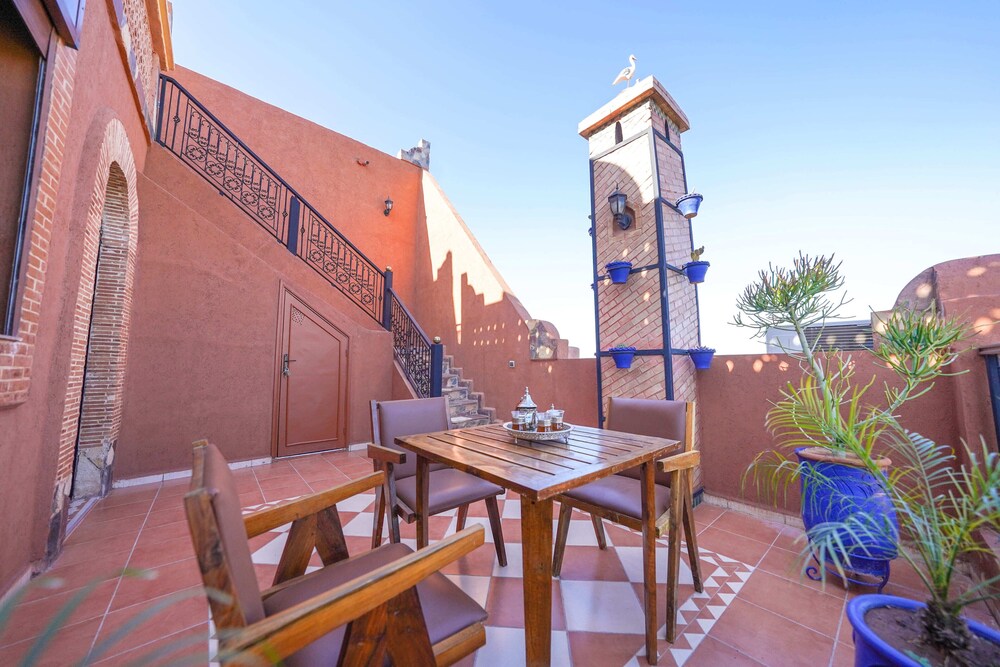 Luxurious Aghmat Villa With Private Pool and Panoramic Mountain Views