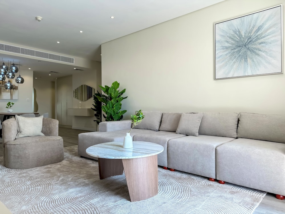 Resort Apartments - Royal Amwaj North