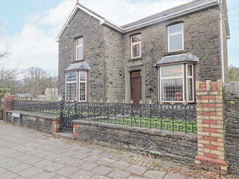 Glan Yr Afon