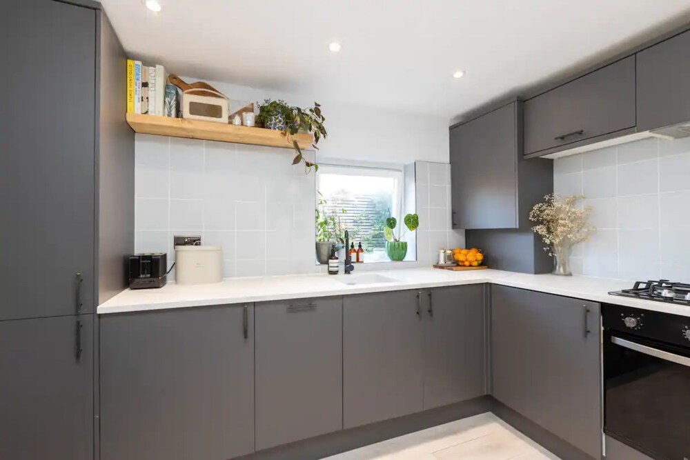Beautiful, Light and Spacious 2 Bedroom Flat in Clapham