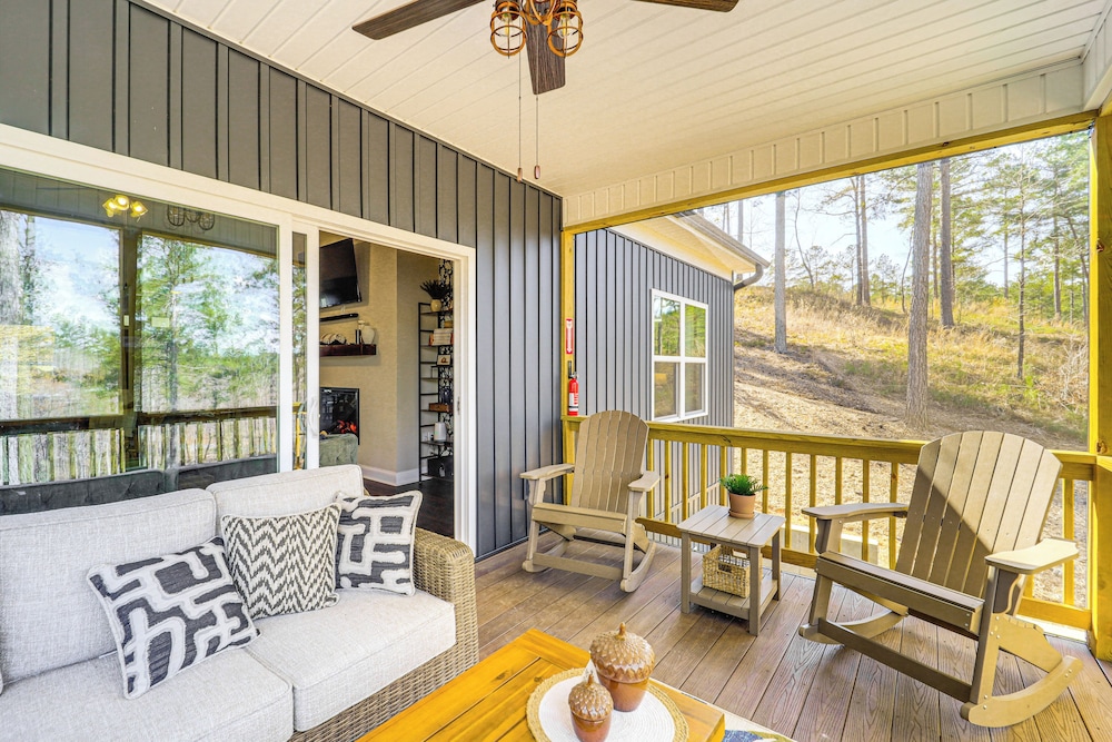 Gated Community w/ Perks: North Carolina Hideaway