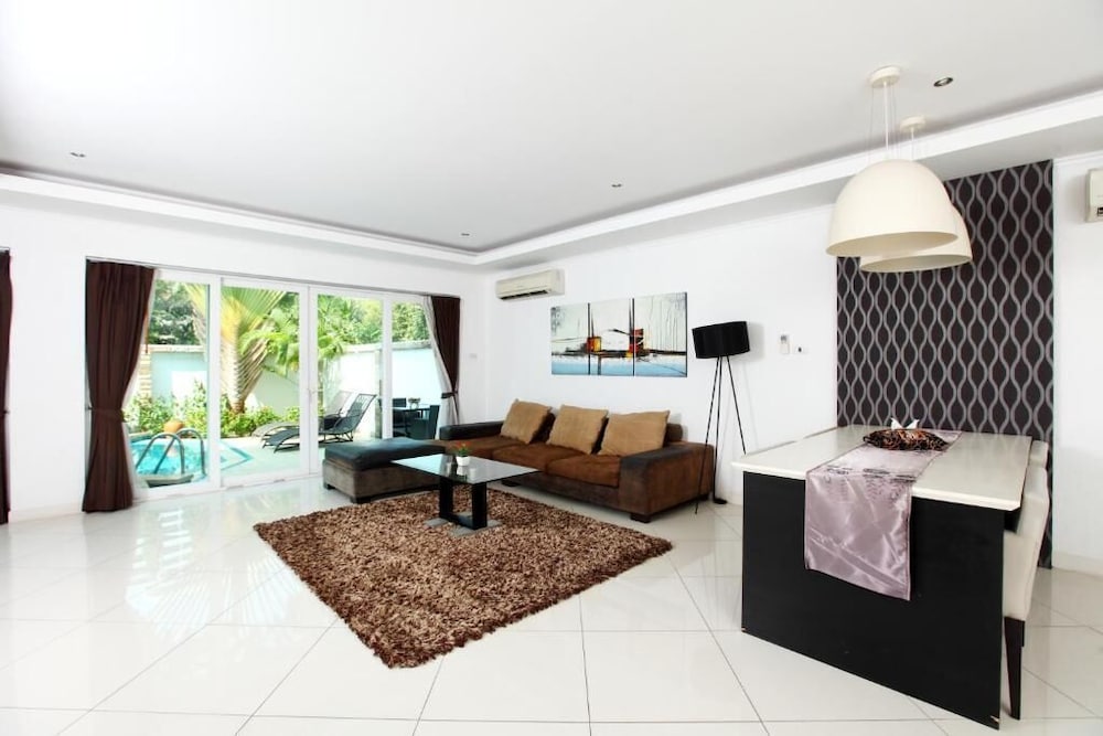 Wongamat Pool Villas By Pattaya Sunny Rentals