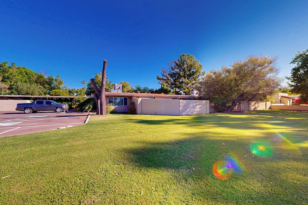 6BR Home w/ a Private Pool, W & D, & Large Yard