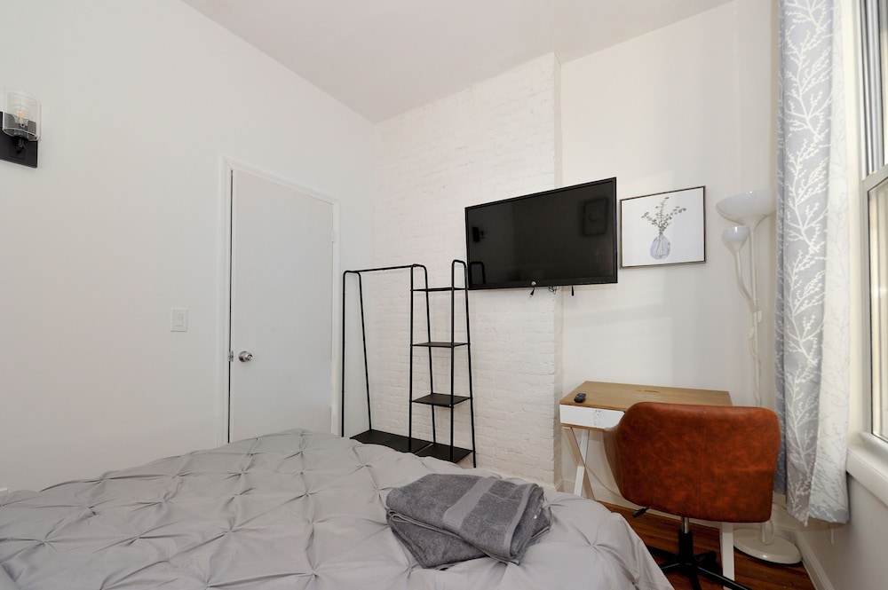 Spacious 2BR on the Upper East Side Steps From Central Park