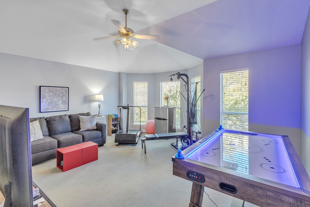 Spacious Urban Uptown Retreat 3 Bedroom Townhouse