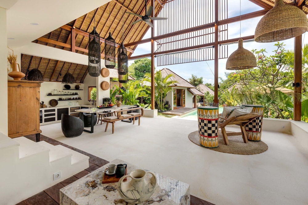 Villa Chempaka by Alfred in Bali - New Luxe Tropical 4BR Dream Villa in Canggu