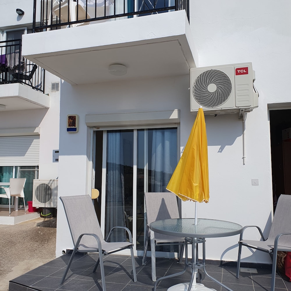 Studio/scenic Views/pool/air Con/near Attractions