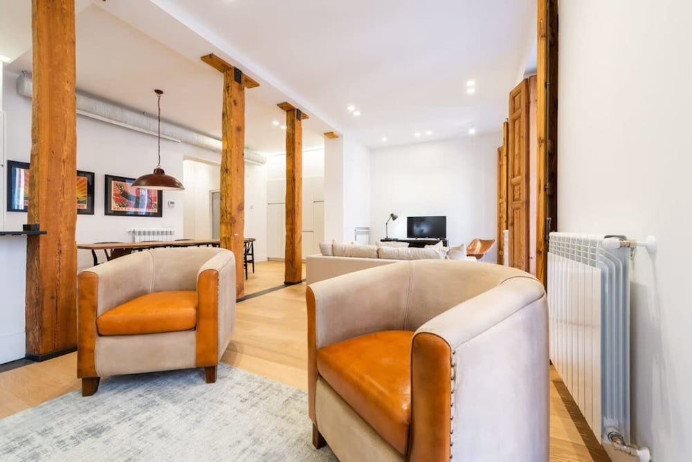 Barco Design 1-bedroom apt in Malasa a