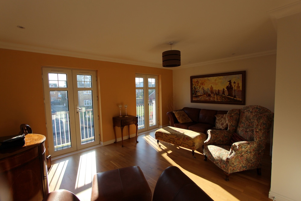 Immaculate 4Bd Family Home In Lee On The Solent