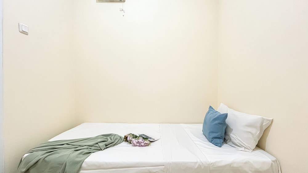 2Br Apartment Direct Access To Mall At Green Pramuka City