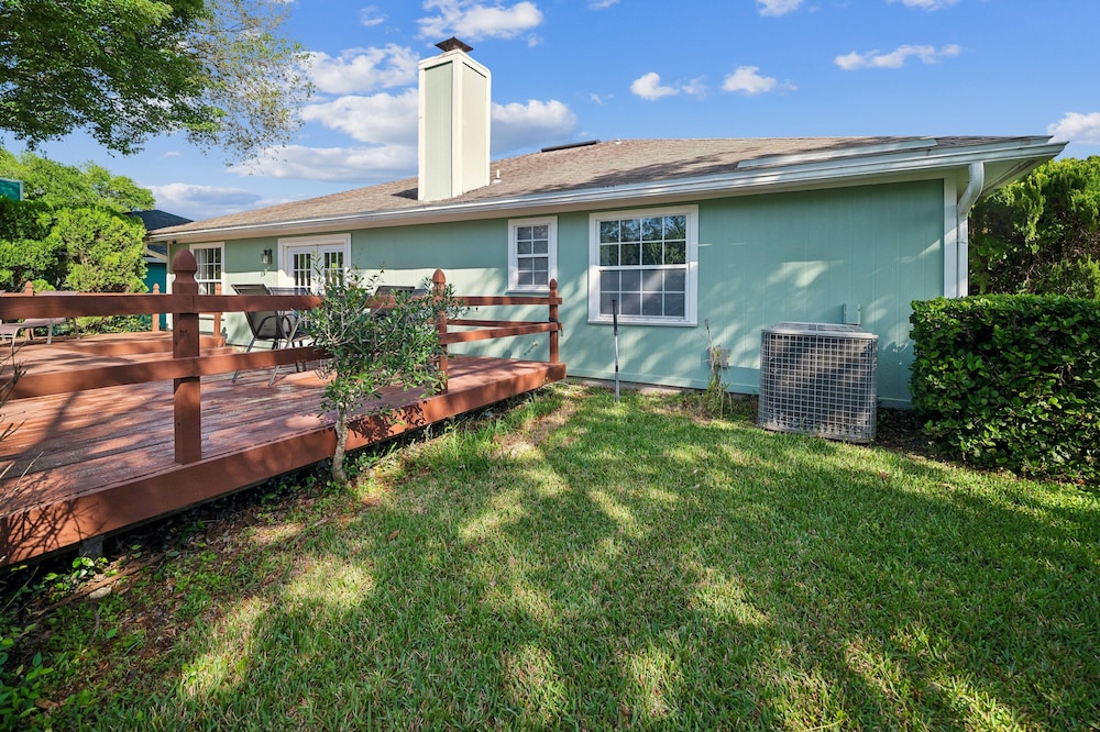 Pondside Perch - Your Waterfront Retreat 3 Bedroom Home