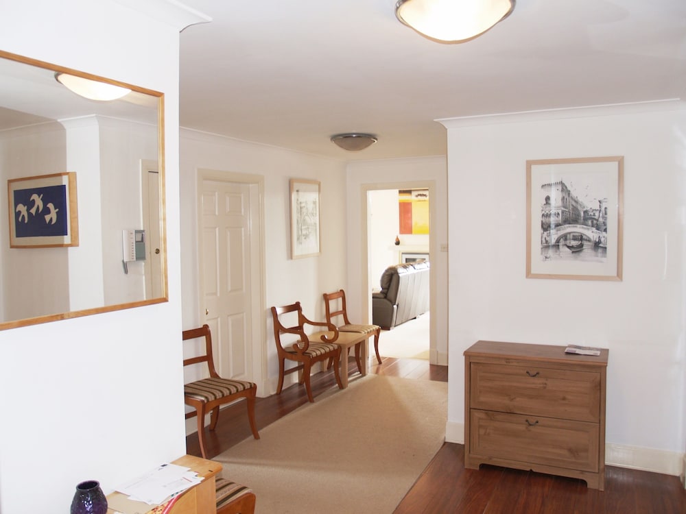 Royal Mile Mansions Apartment 27