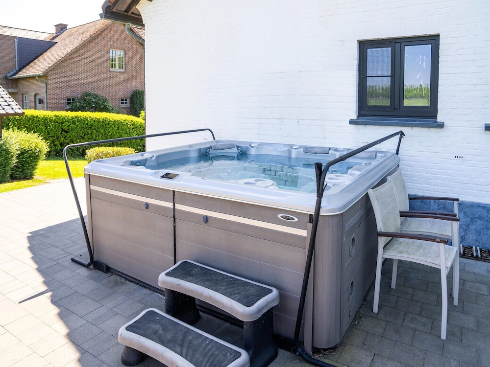 Villa Borgloon With Blossom Views and Jacuzzi