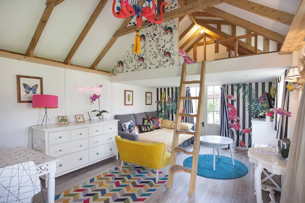 Lakeside Sussex Retreat