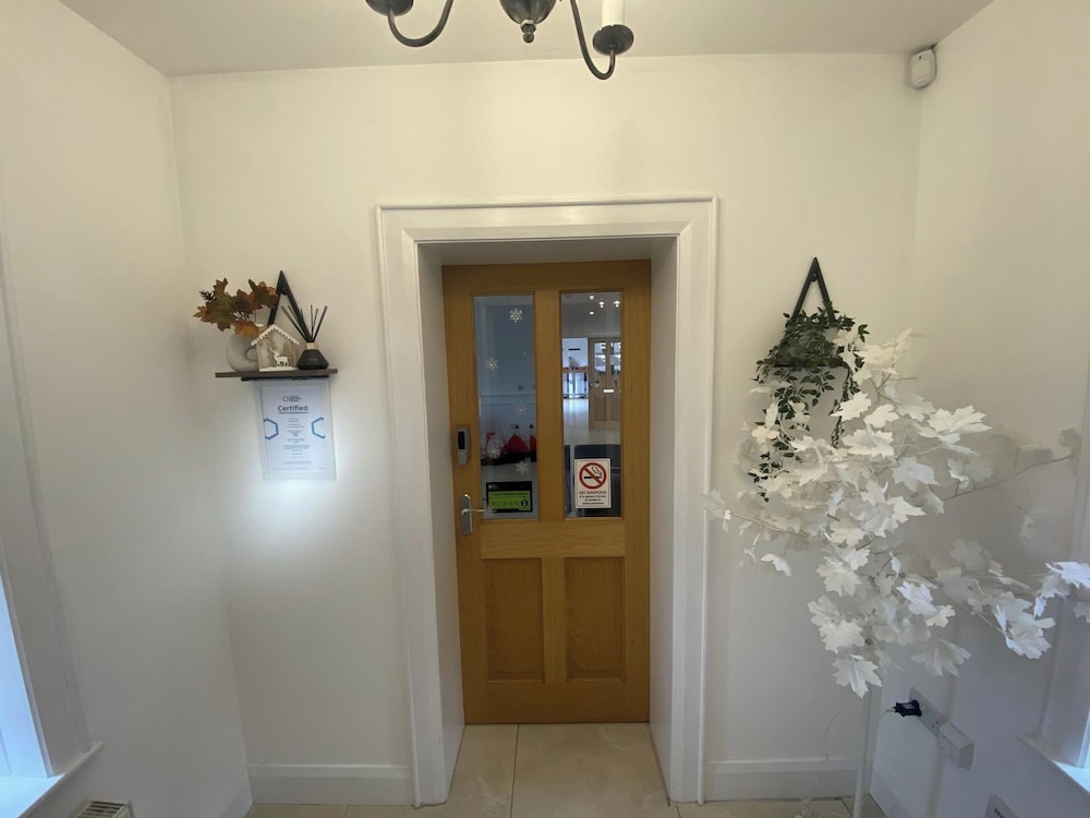 Mountain View Retreat in Rostrevor With hot Tub