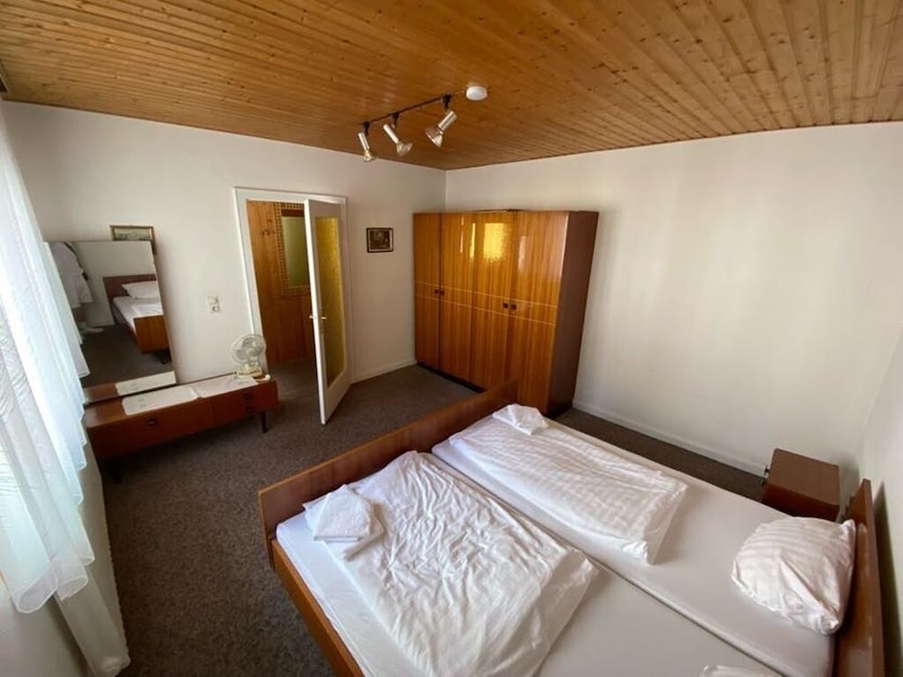 Entire House for Fitters and Craftsmen