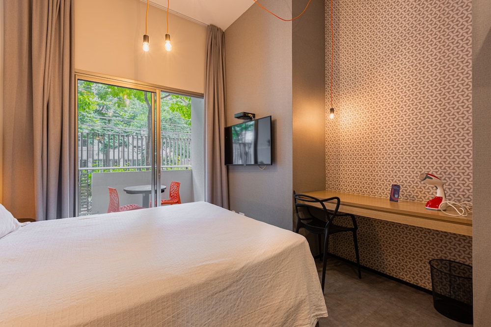 ESD - Studios E-Side By Anora Spaces