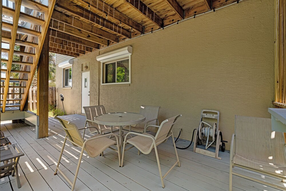 4BR Beach House Spacious Steps From Sand