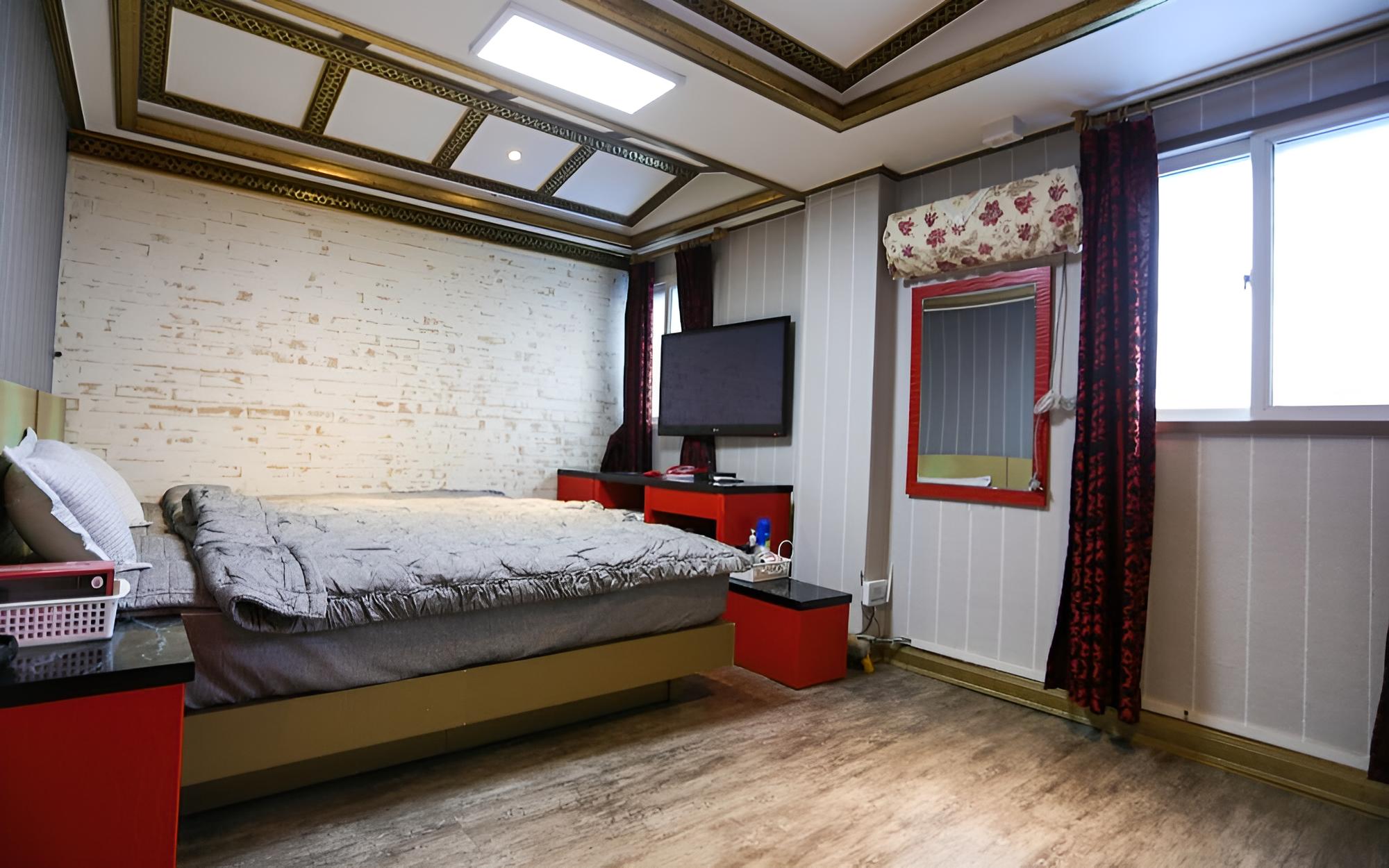 Donghae Daemyung Motel view 2
