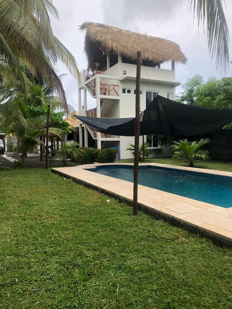 Birds House, Puerto San Jose