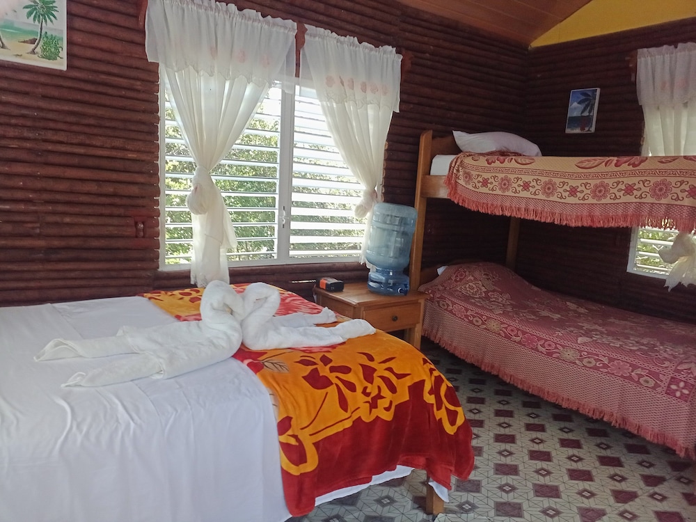 Palmento Grove Eco Cultural & Fishing Lodge
