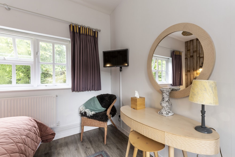 Riverbarn Fonthill Bishop