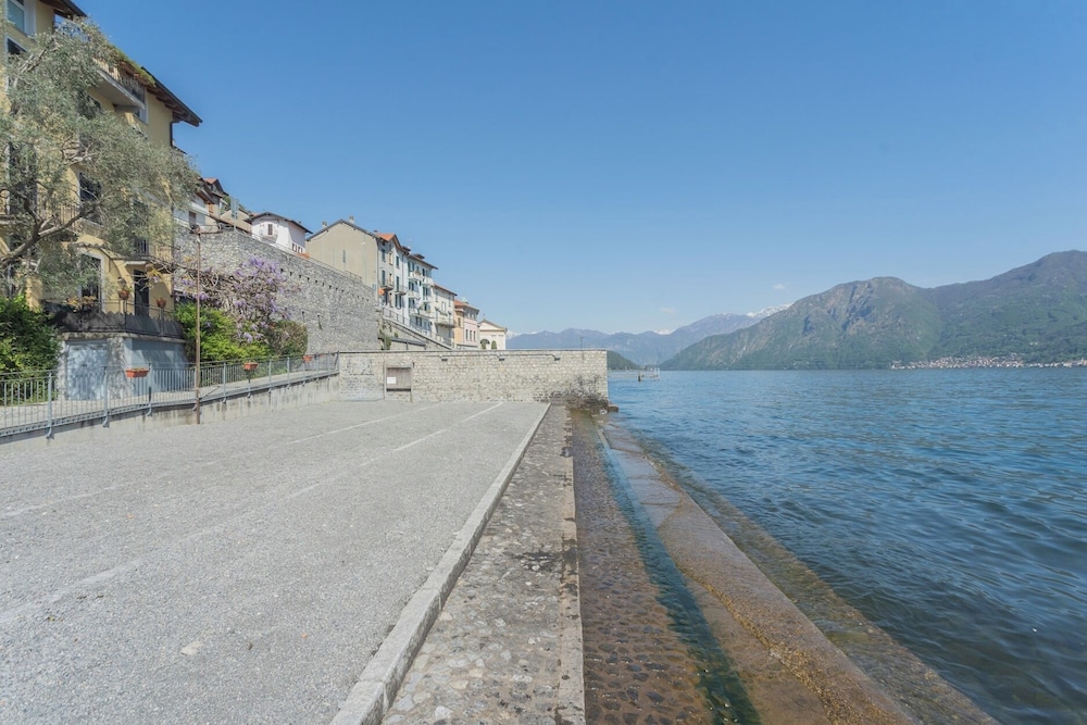 Il Timone by Rent all Como