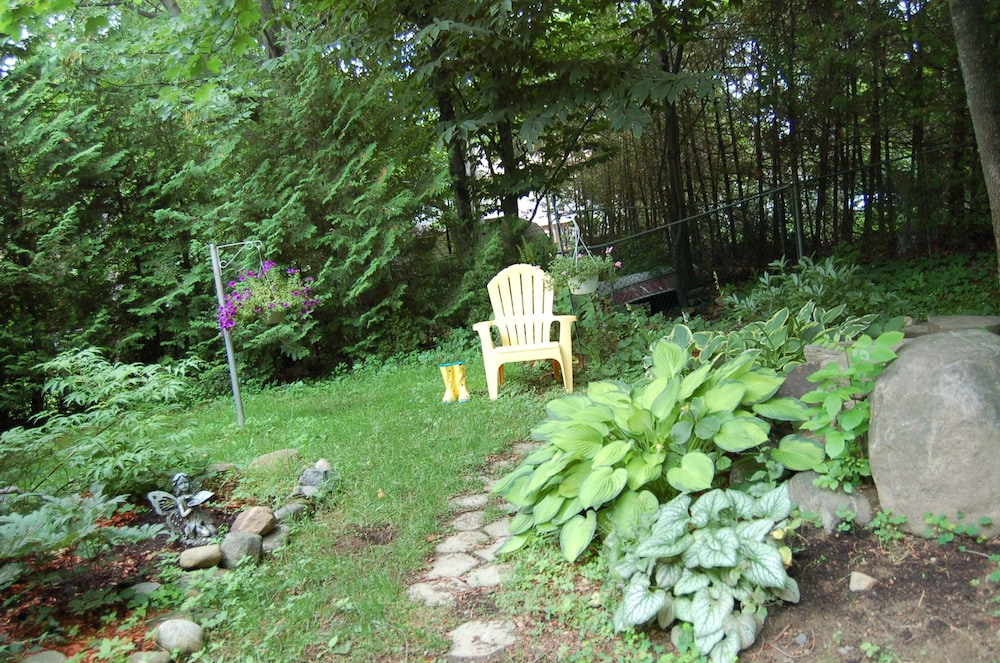 A Muskoka Dream Catcher Bed & Breakfast