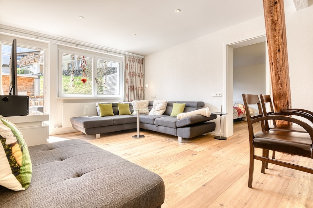 Ferienwohnung Zentral mit Panorama-sonnenterrasse