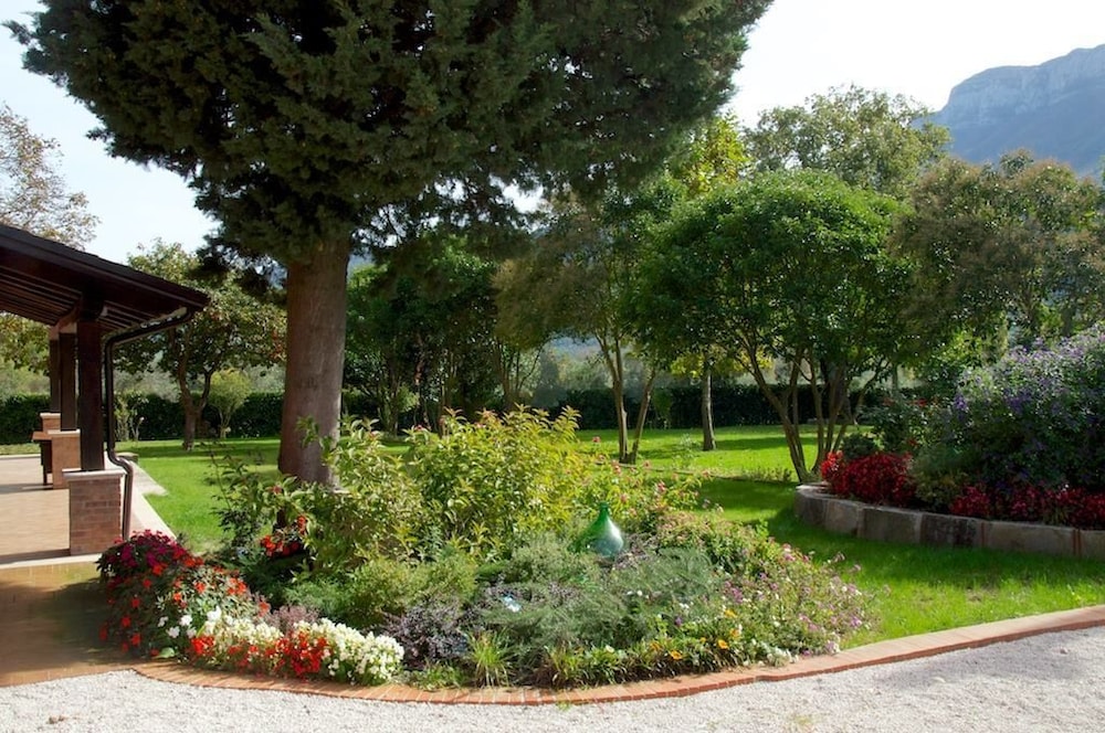 La Tavernola Agriturismo - Tenuta Mandia