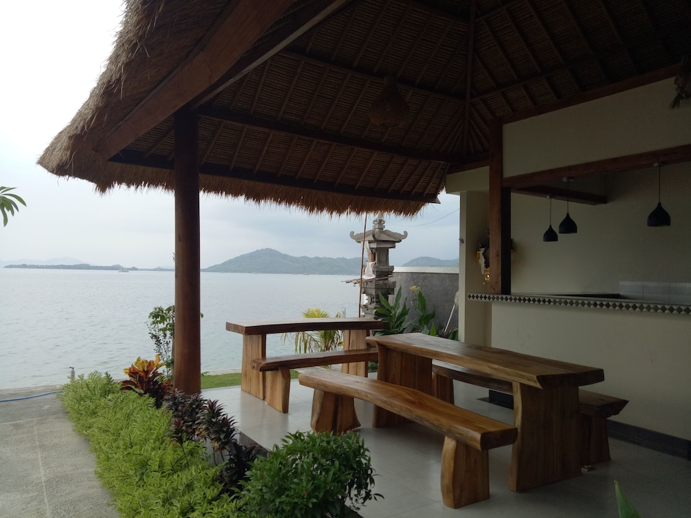 Krisna Bungalows & Restaurant