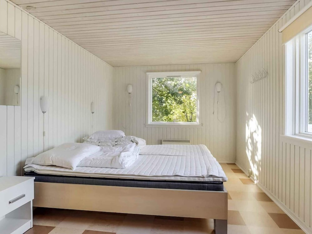 5 Star Holiday Home in Humble