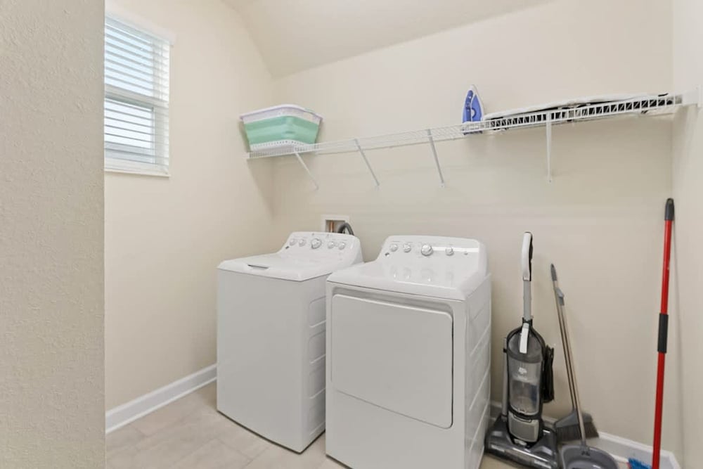 Sophisticated 6BR at Storey Lake Sl2766