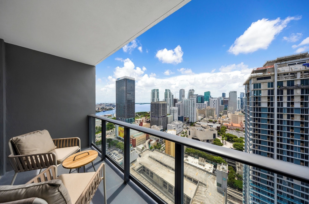 Modern Studio in Downtown Miami