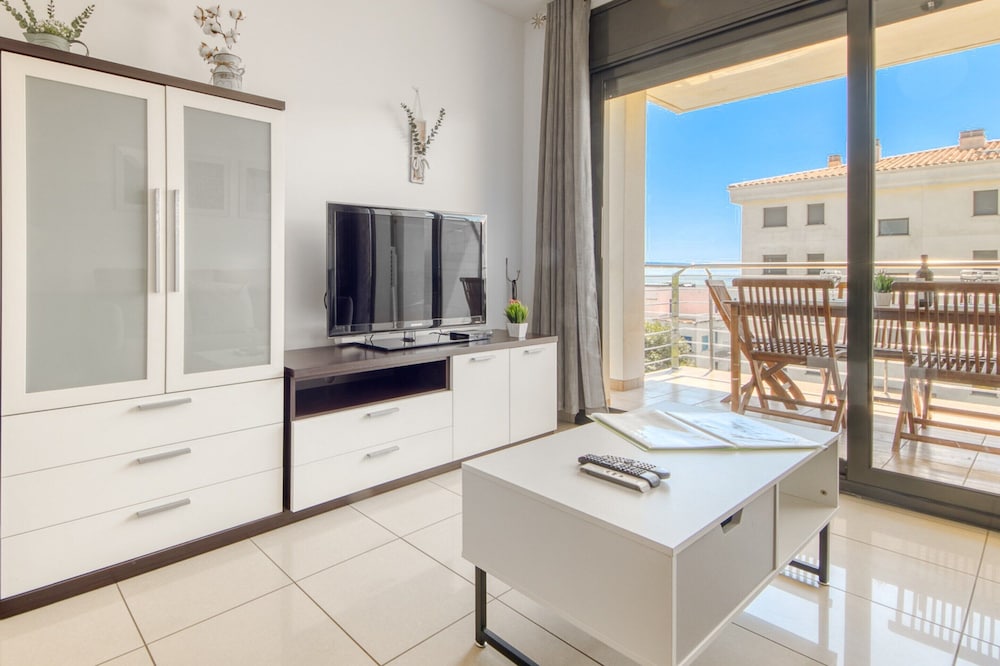 Apartment in Roses Near Sandy Beach