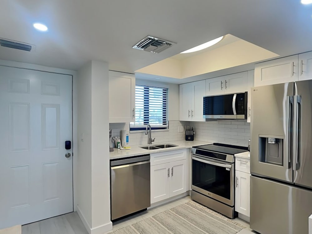 Seaside 1 by Distinctive Beach Rentals