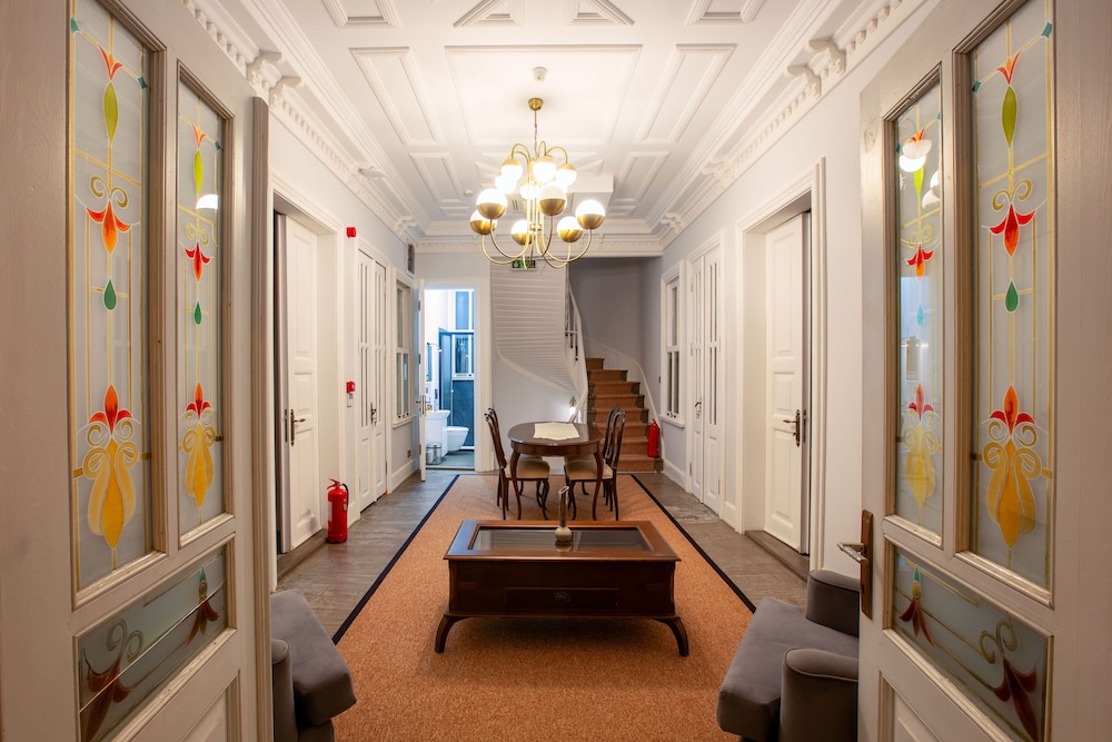 Mansion Milia