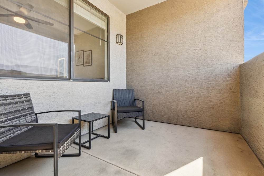 CozySuites at Zone Westgate